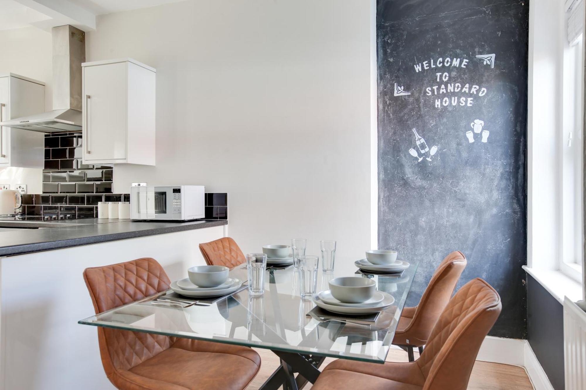 Cosy 3 Bedroom House With Free Parking And Wifi Колчестер Экстерьер фото